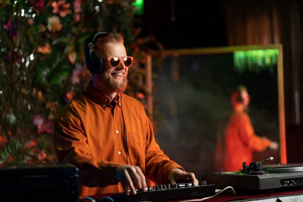 Servicio de DJ "Ritmo Total"
